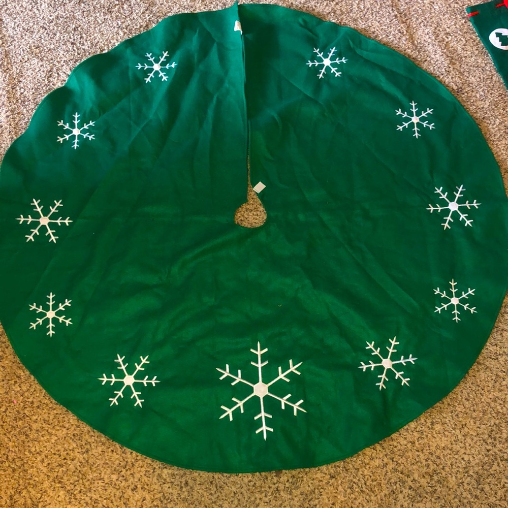 Christmas tree skirt